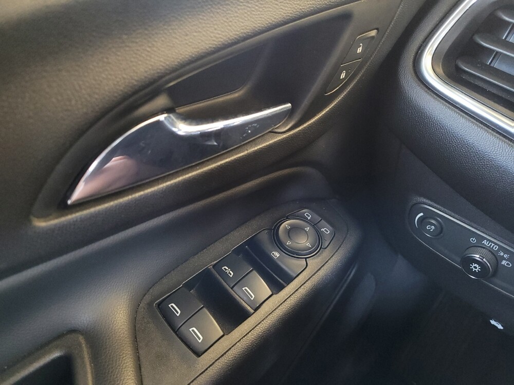 2021 Chevrolet Equinox in Fairfield, OH 45014 - 18136251 27