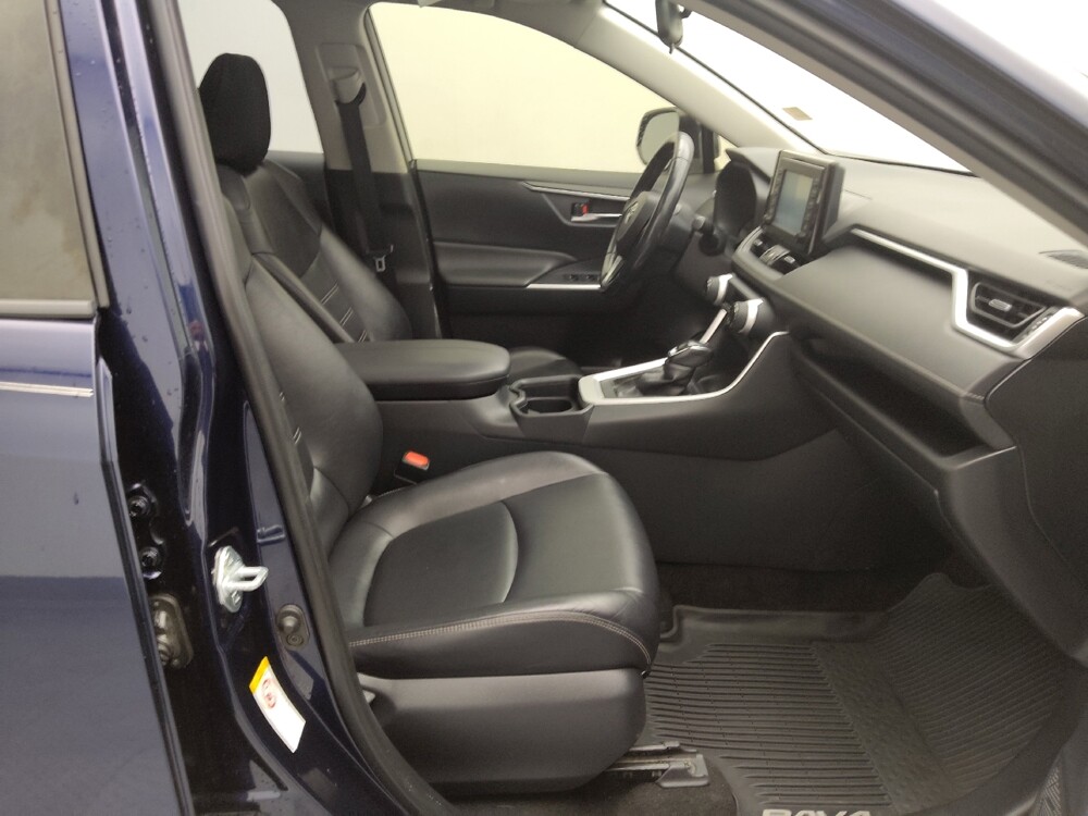 2019 Toyota RAV4 in Independence, MO 64055 - 18136277 21