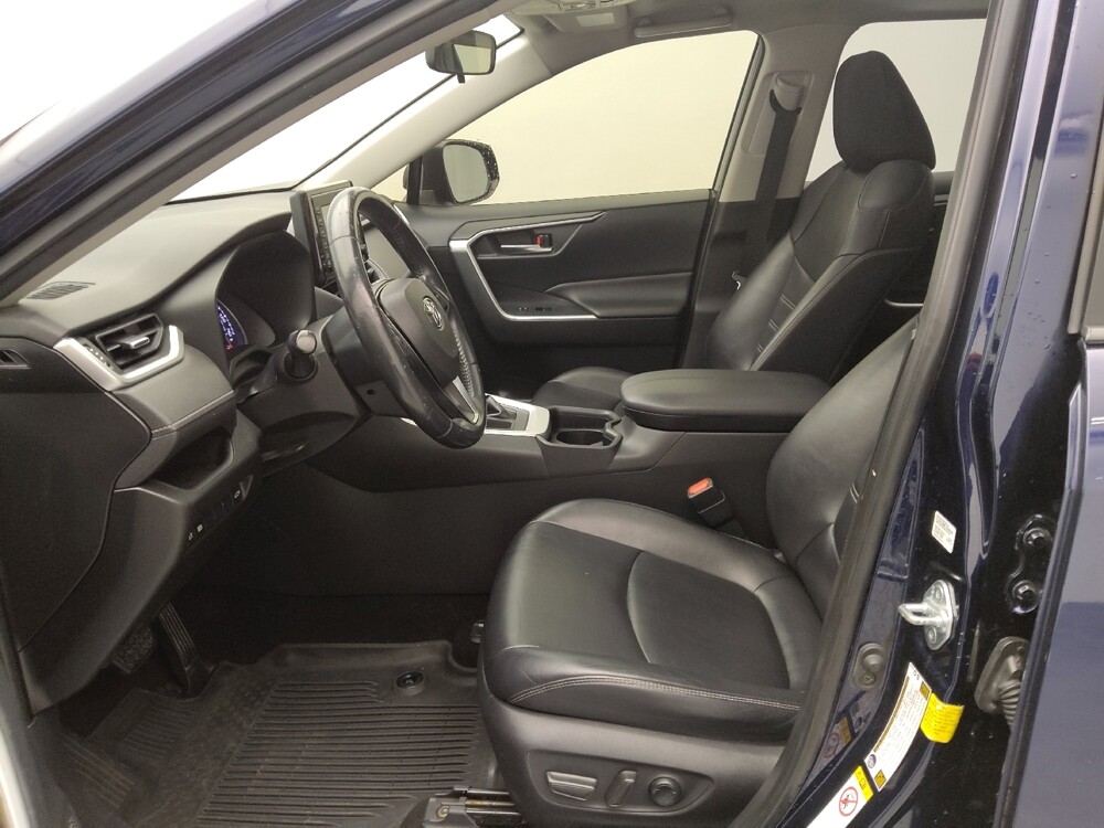 2019 Toyota RAV4 in Independence, MO 64055 - 18136277 17