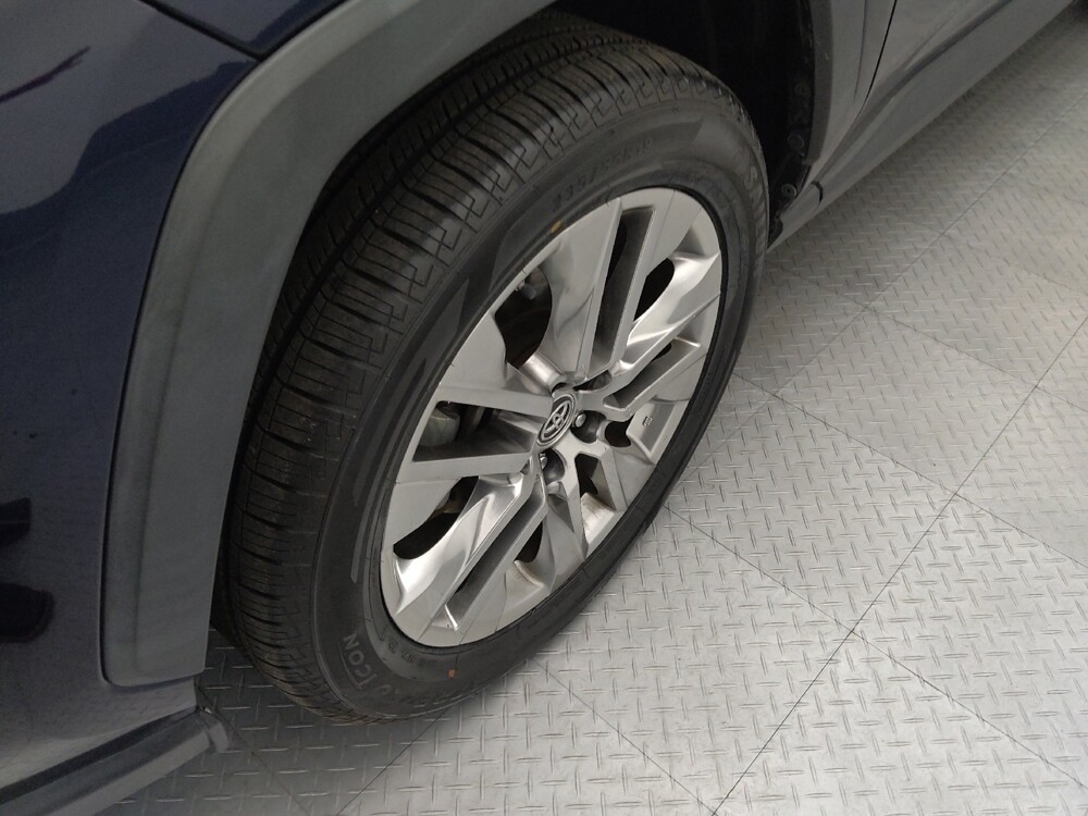 2019 Toyota RAV4 in Independence, MO 64055 - 18136277 31