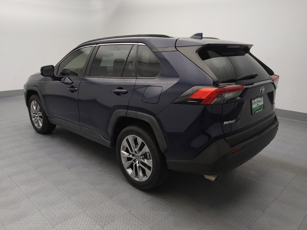 2019 Toyota RAV4 in Independence, MO 64055 - 18136277 3