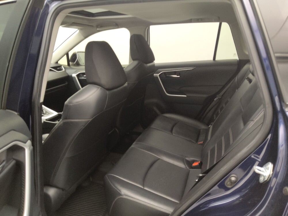 2019 Toyota RAV4 in Independence, MO 64055 - 18136277 18