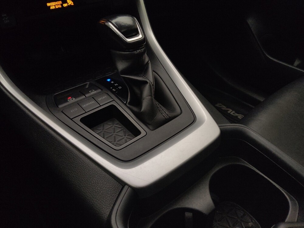 2019 Toyota RAV4 in Independence, MO 64055 - 18136277 26