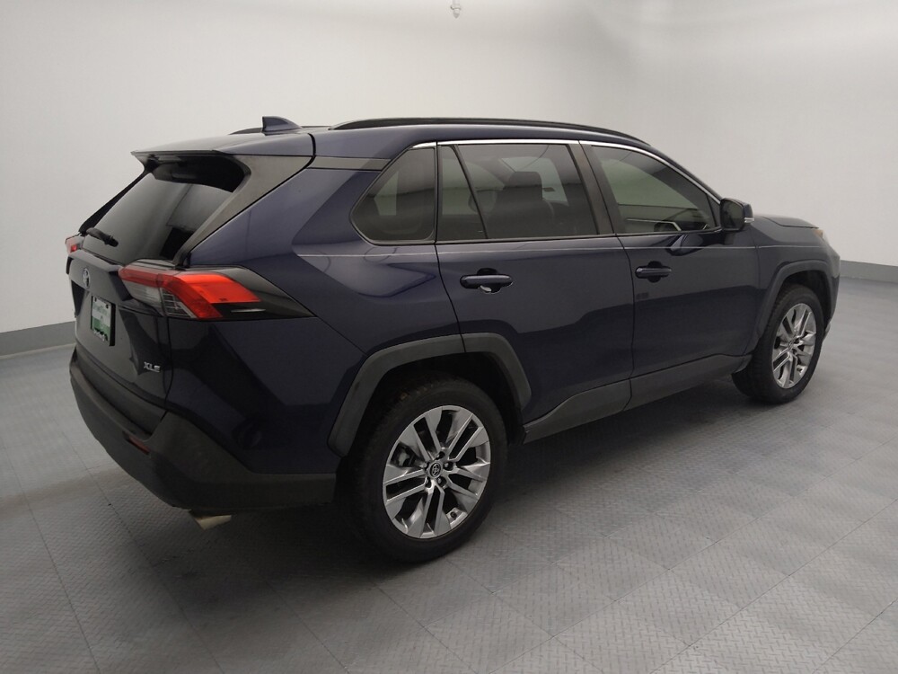 2019 Toyota RAV4 in Independence, MO 64055 - 18136277 10