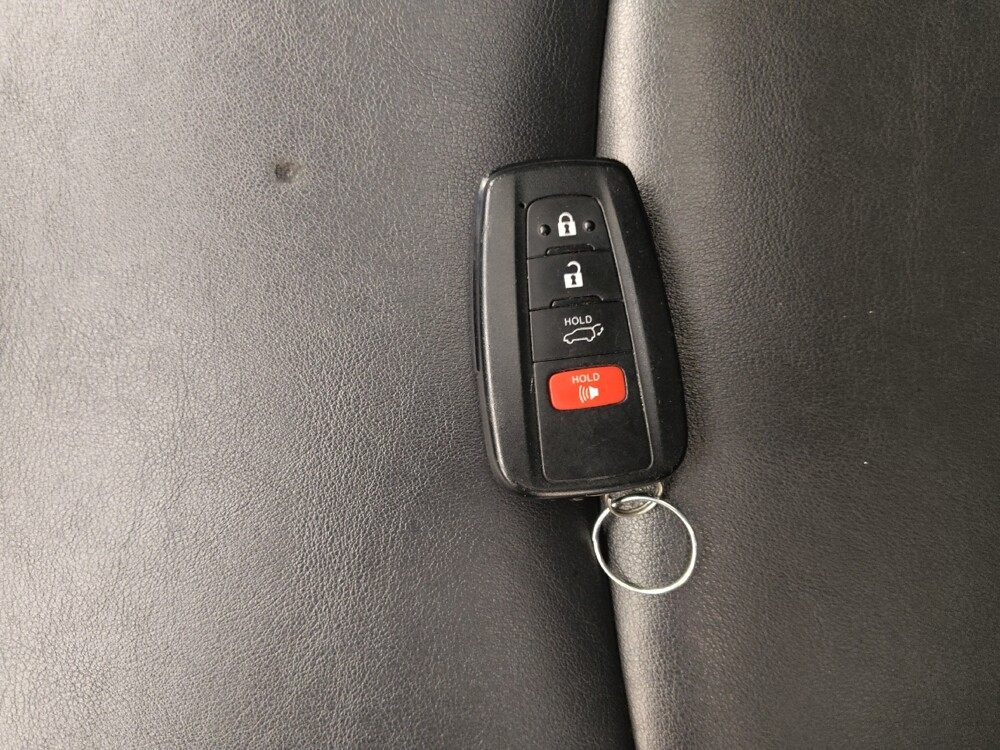 2019 Toyota RAV4 in Independence, MO 64055 - 18136277 32