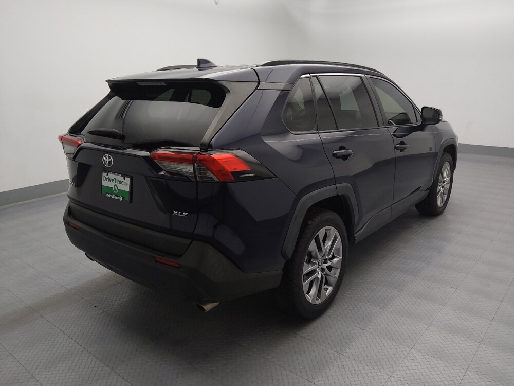 2019 Toyota RAV4 in Independence, MO 64055 - 18136277 9