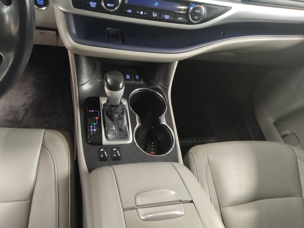 2016 Toyota Highlander in St. Louis, MO 63136 - 18136278 26