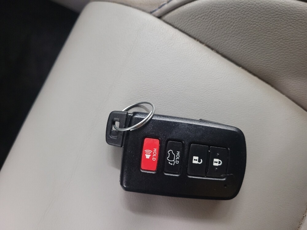 2016 Toyota Highlander in St. Louis, MO 63136 - 18136278 32