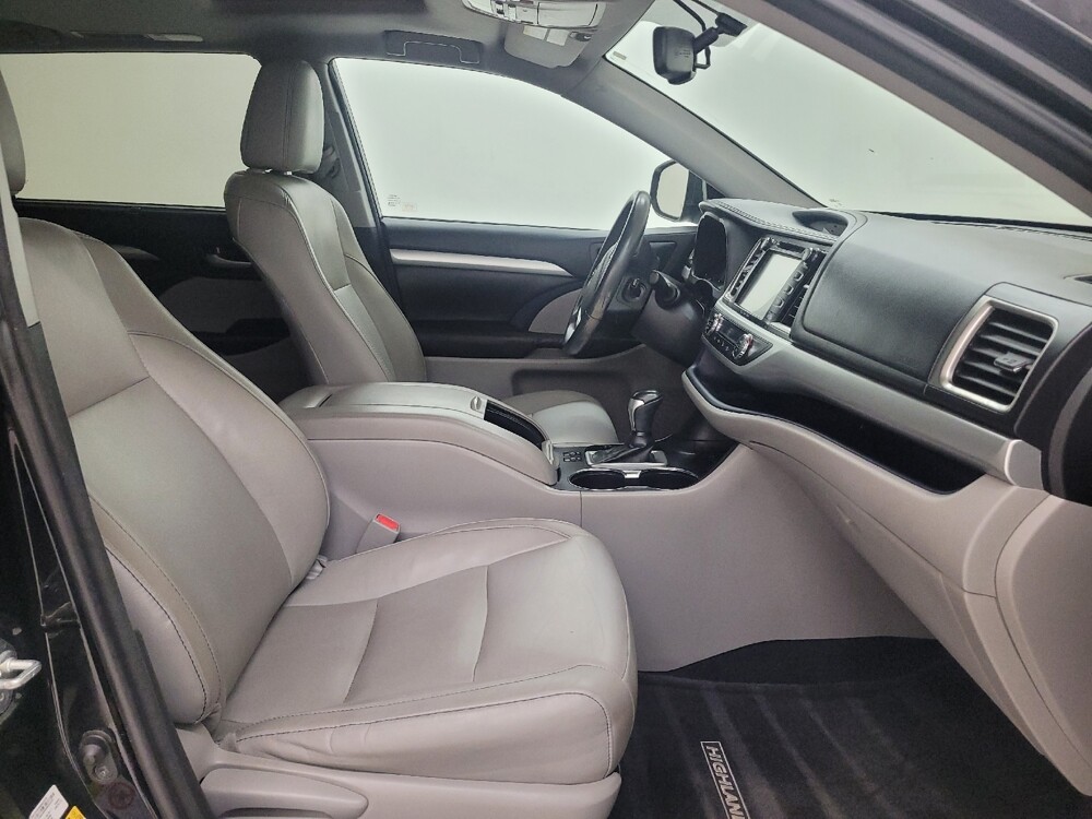 2016 Toyota Highlander in St. Louis, MO 63136 - 18136278 21