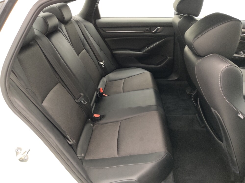 2020 Honda Accord in Gladstone, MO 64118 - 18136281 19