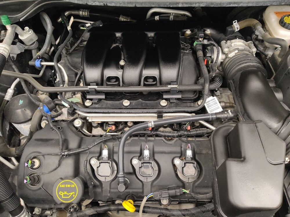 2018 Ford Explorer in St. Louis, MO 63136 - 18136289 30