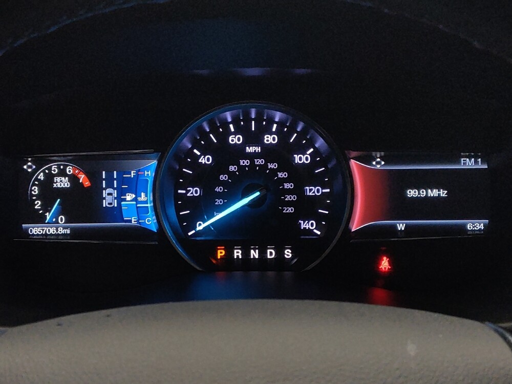 2018 Ford Explorer in St. Louis, MO 63136 - 18136289 23