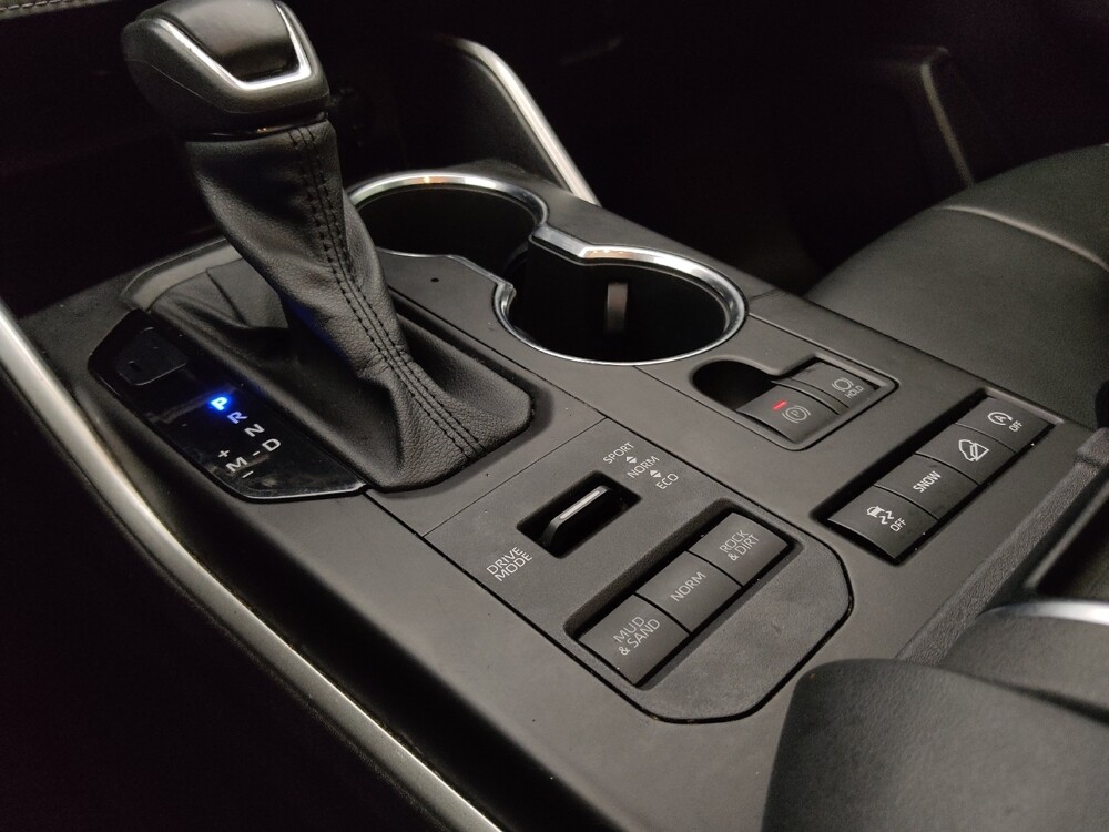 2022 Toyota Highlander in St. Louis, MO 63136 - 18136293 26