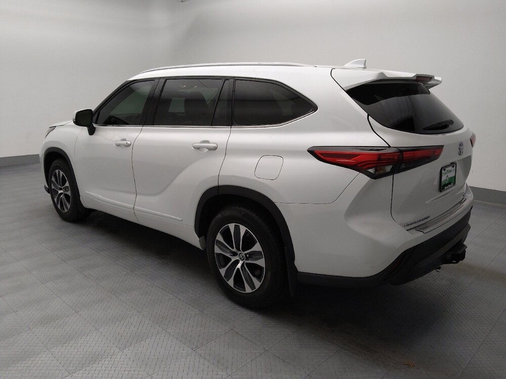 2022 Toyota Highlander in St. Louis, MO 63136 - 18136293 3