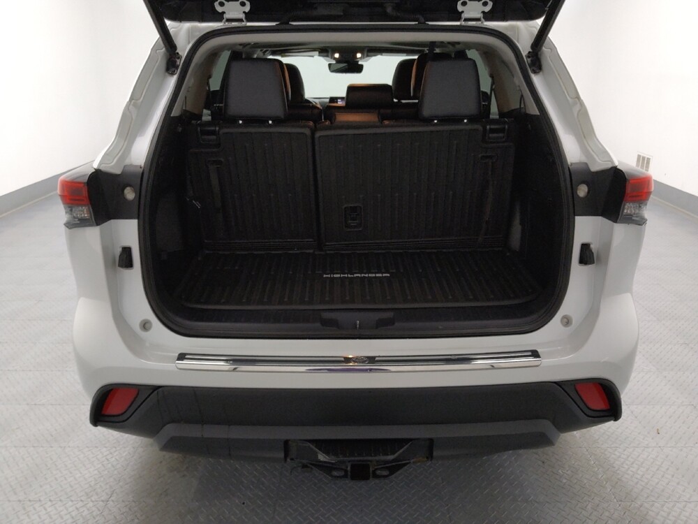 2022 Toyota Highlander in St. Louis, MO 63136 - 18136293 29