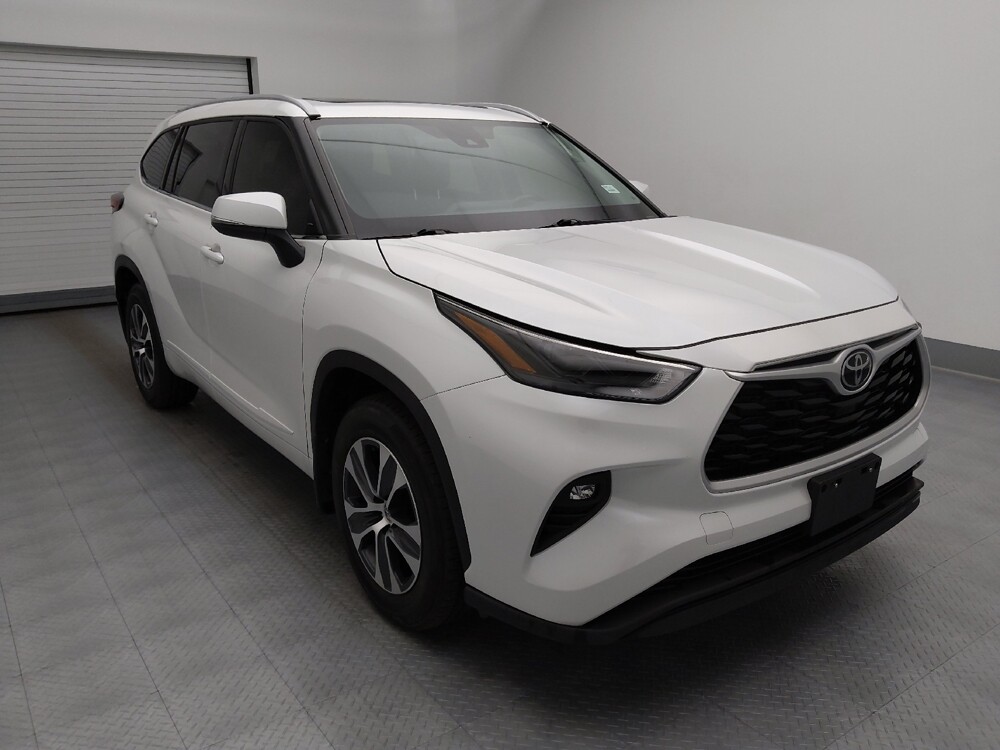 2022 Toyota Highlander in St. Louis, MO 63136 - 18136293 13