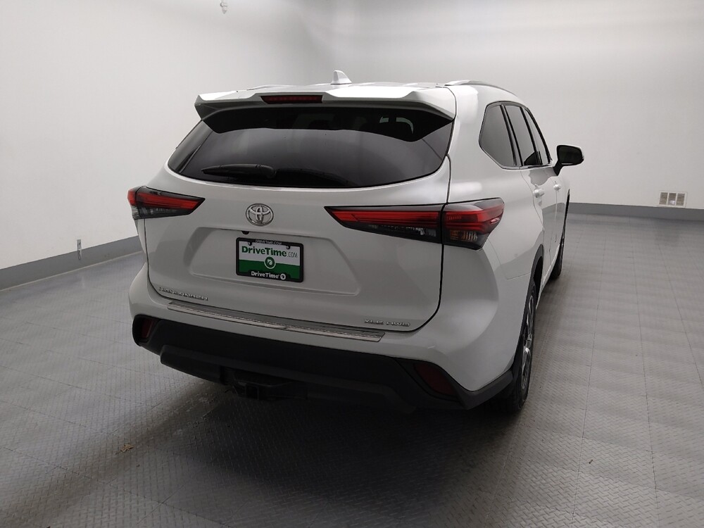 2022 Toyota Highlander in St. Louis, MO 63136 - 18136293 7