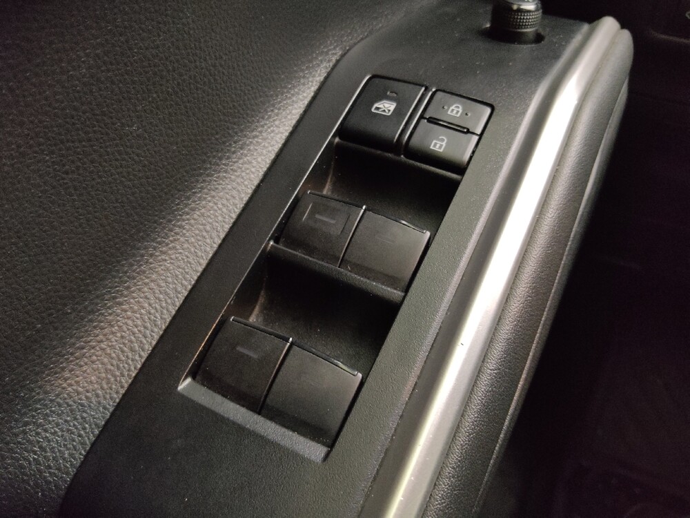 2022 Toyota Highlander in St. Louis, MO 63136 - 18136293 27