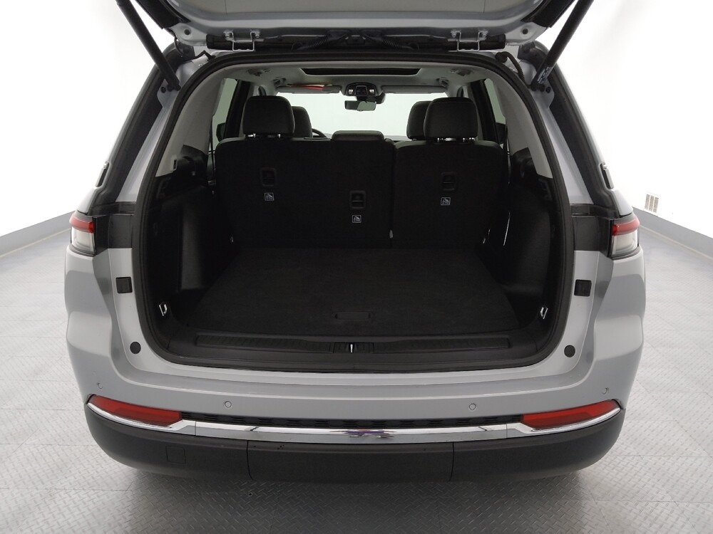 2023 Jeep Grand Cherokee in Gladstone, MO 64118 - 18136298 29