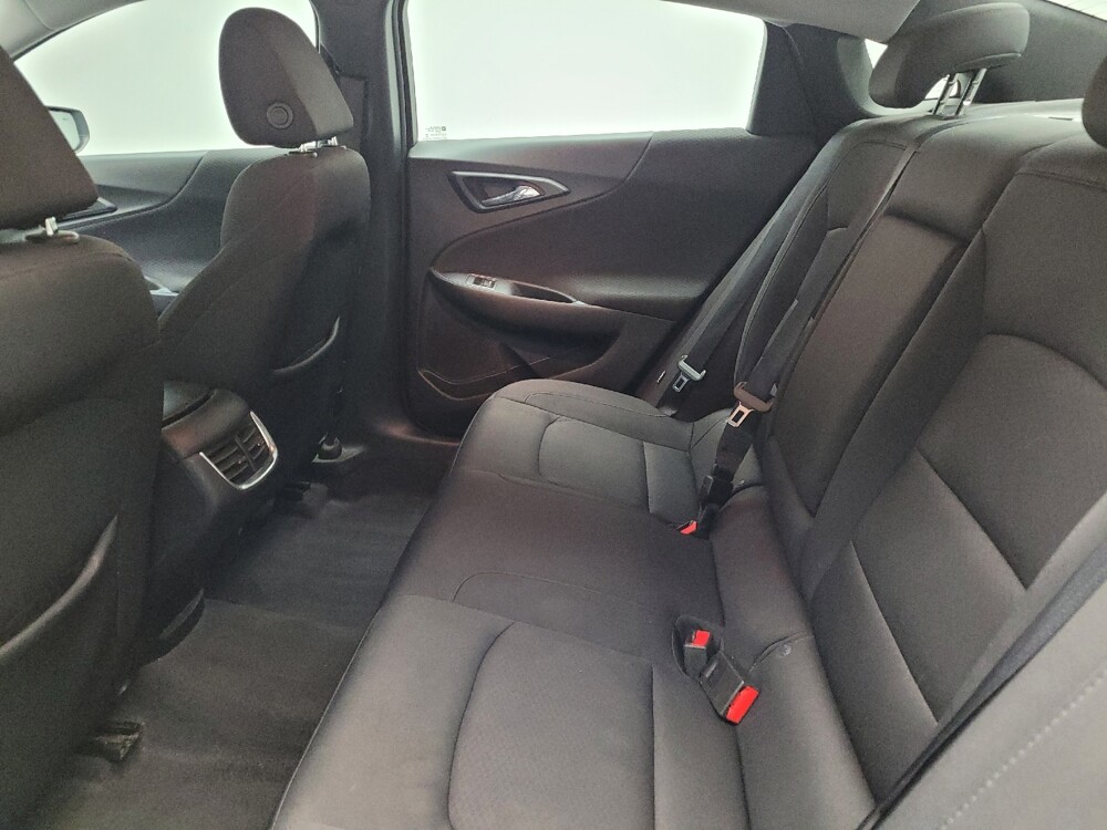 2019 Chevrolet Malibu in Taylor, MI 48180 - 18136307 18