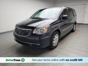2016 Chrysler Town & Country in Grand Rapids, MI 49508