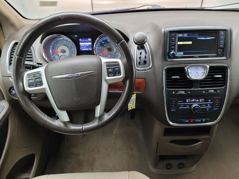 2016 Chrysler Town & Country in Grand Rapids, MI 49508 - 18136311 22