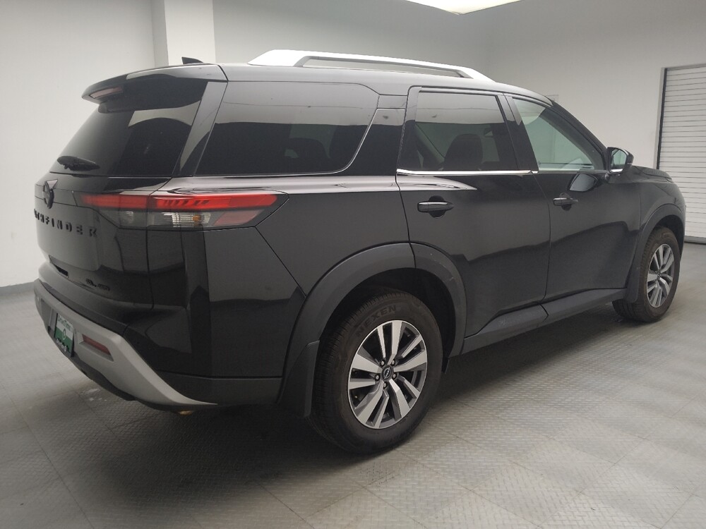 2022 Nissan Pathfinder in Grand Rapids, MI 49508 - 18136312 10