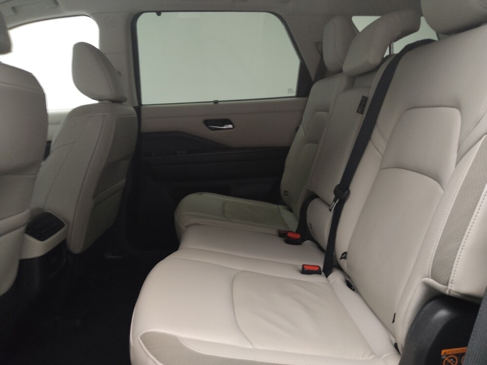 2022 Nissan Pathfinder in Grand Rapids, MI 49508 - 18136312 18