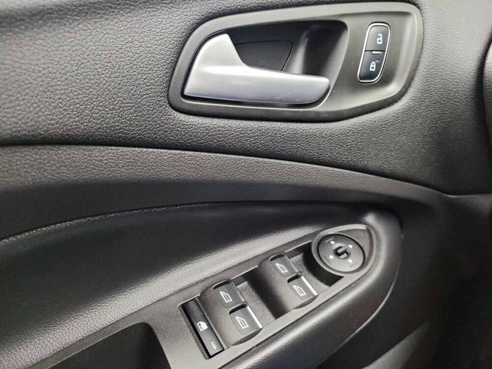 2019 Ford Escape in Taylor, MI 48180 - 18136313 27