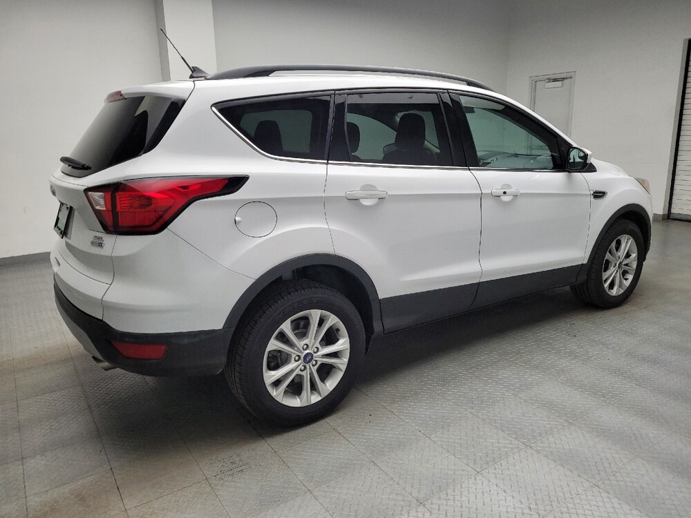 2019 Ford Escape in Taylor, MI 48180 - 18136313 10