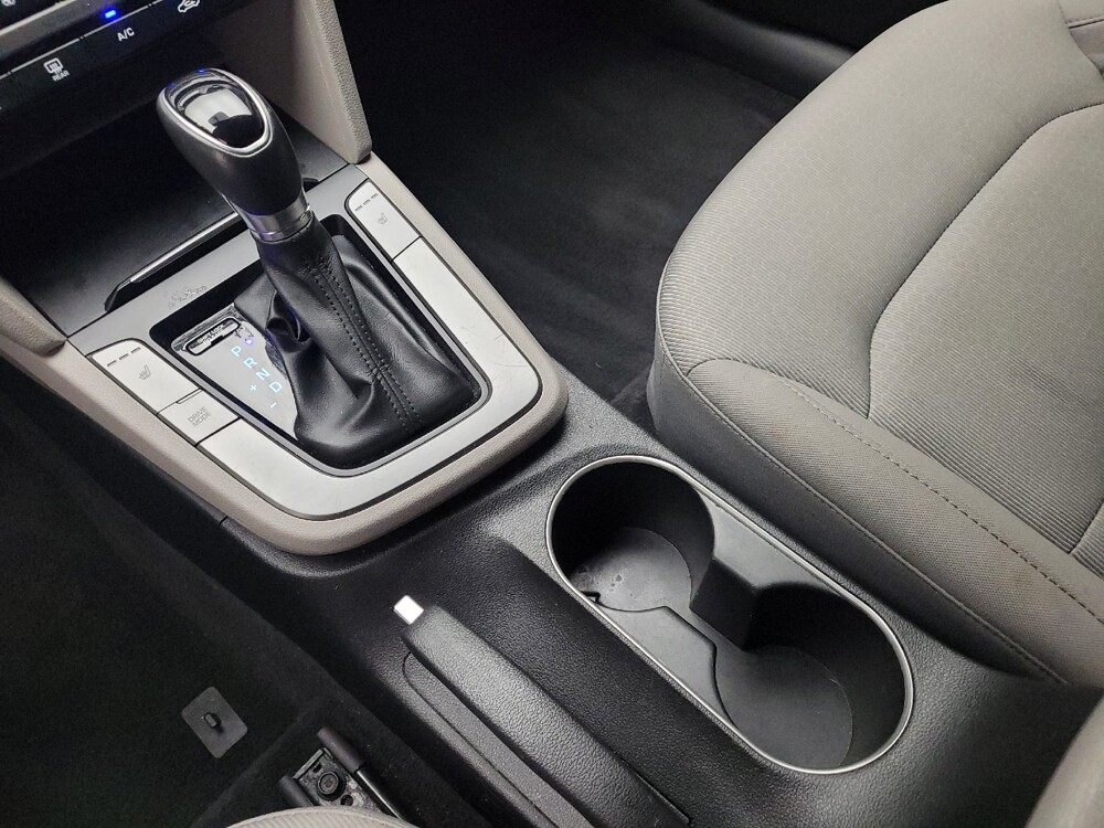 2018 Hyundai Elantra in Taylor, MI 48180 - 18136315 26