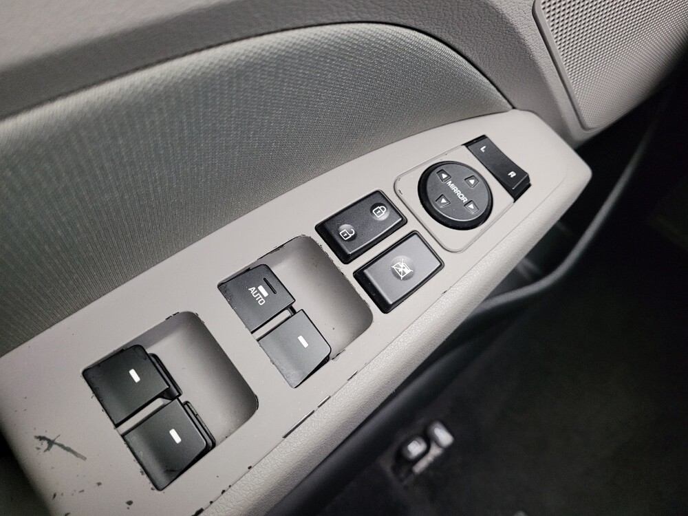 2018 Hyundai Elantra in Taylor, MI 48180 - 18136315 27