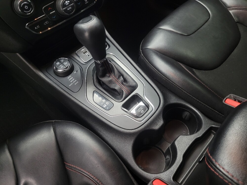 2020 Jeep Cherokee in Indianapolis, IN 46222 - 18136318 26