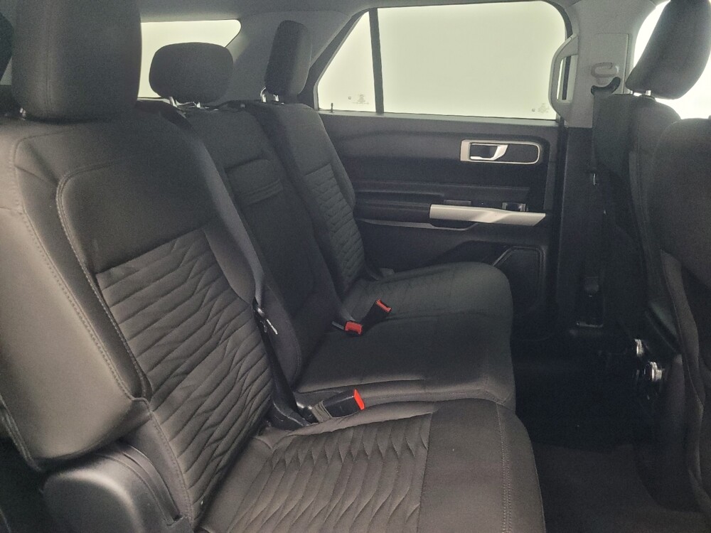 2021 Ford Explorer in Ft Wayne, IN 46805 - 18136321 19