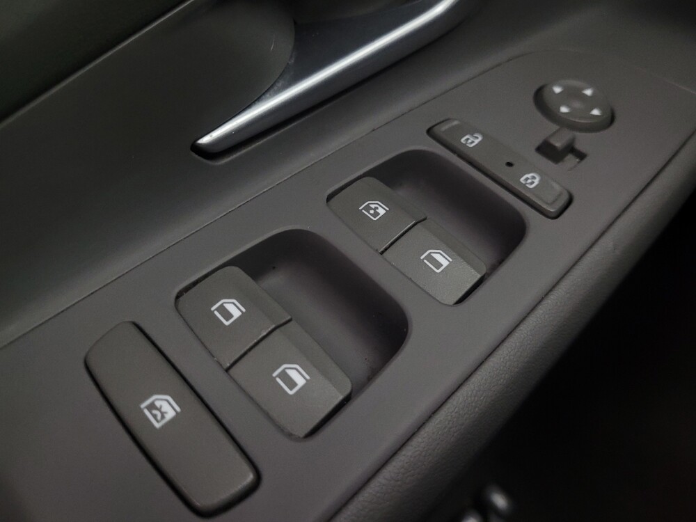 2021 Hyundai Elantra in Highland, IN 46322 - 18136322 27