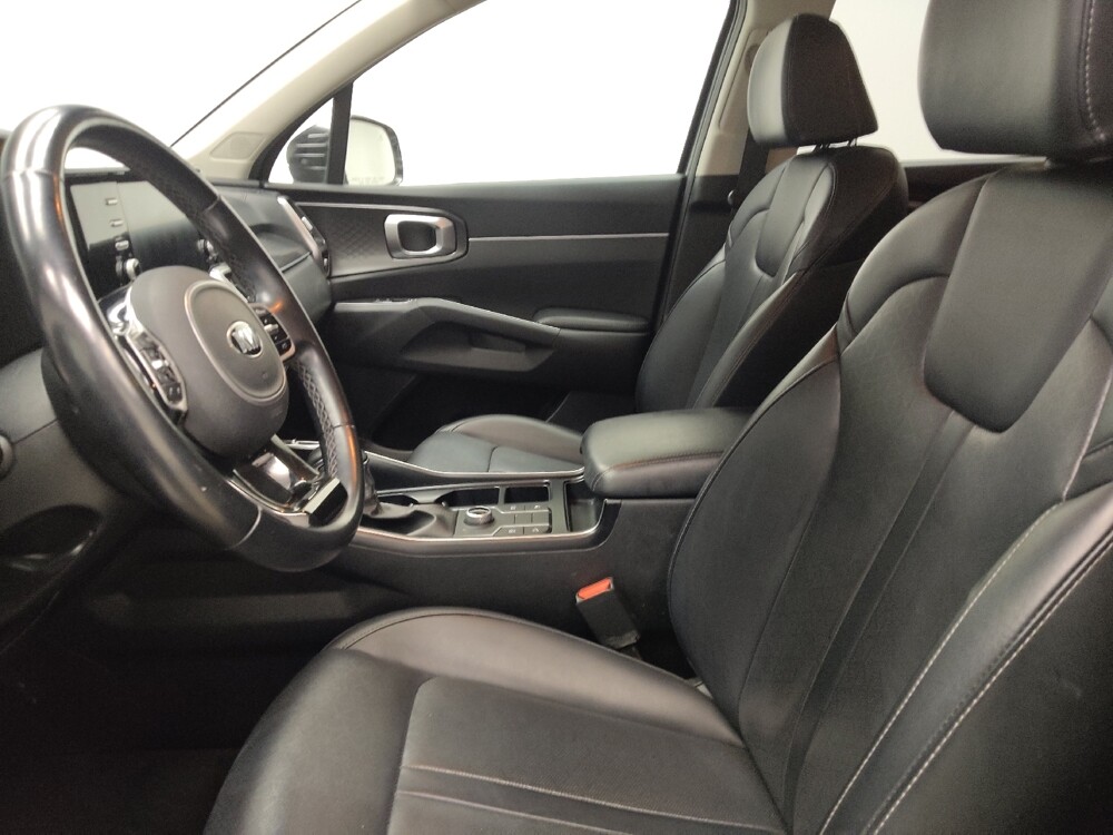 2021 Kia Sorento in Indianapolis, IN 46222 - 18136326 17