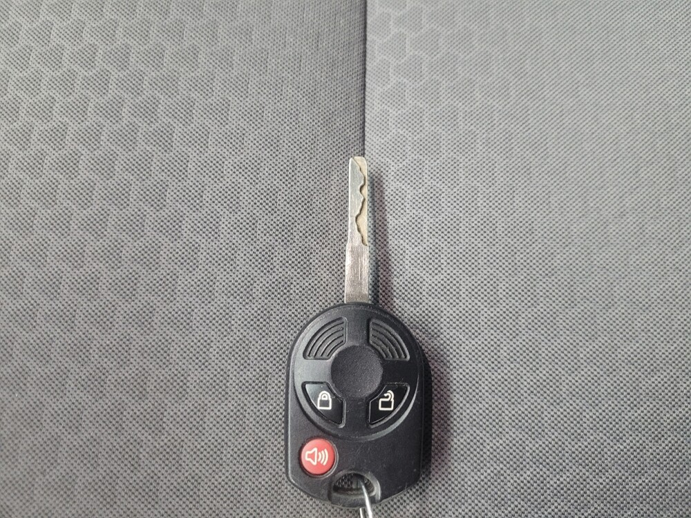 2018 Ford Escape in Mishawaka, IN 46545 - 18136333 32