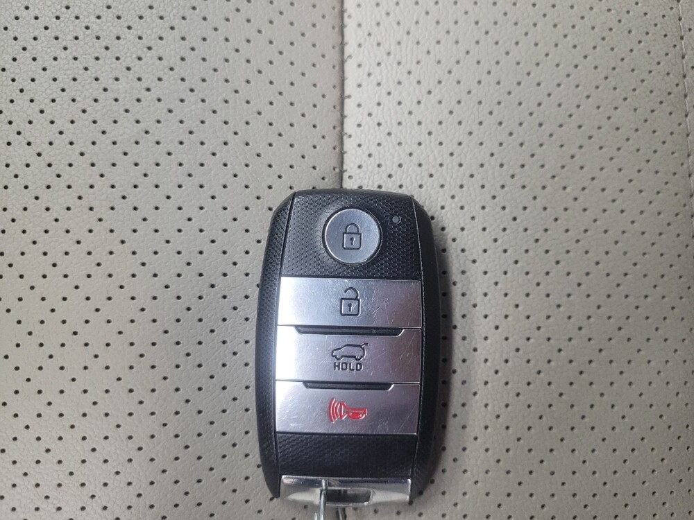 2017 Kia Sorento in Highland, IN 46322 - 18136336 32