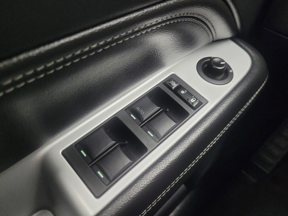 2017 Jeep Compass in Indianapolis, IN 46219 - 18136337 27