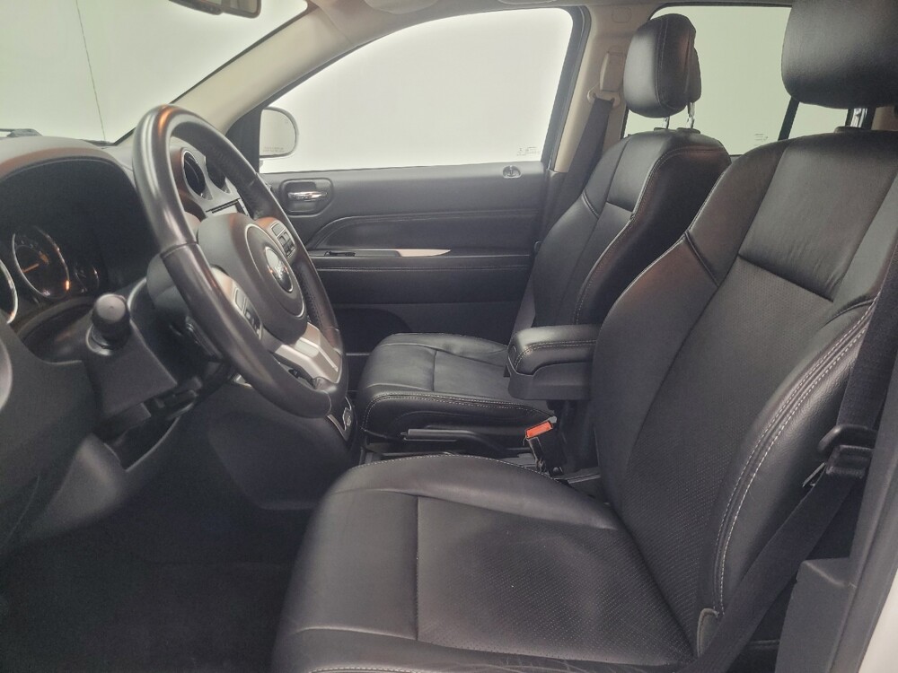 2017 Jeep Compass in Indianapolis, IN 46219 - 18136337 17