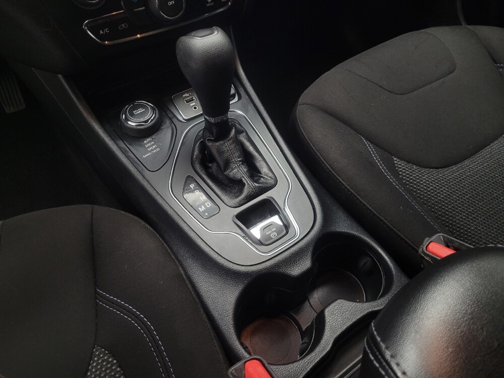 2020 Jeep Cherokee in Indianapolis, IN 46219 - 18136338 26