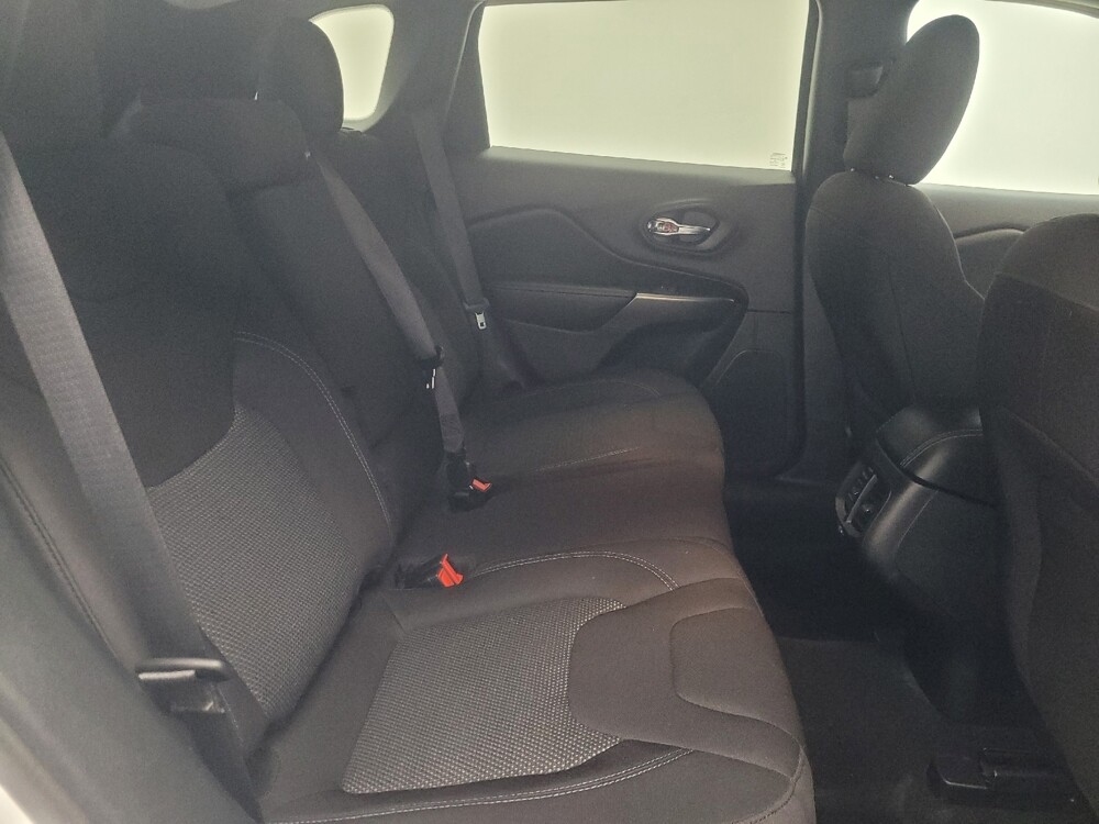 2020 Jeep Cherokee in Indianapolis, IN 46219 - 18136338 19