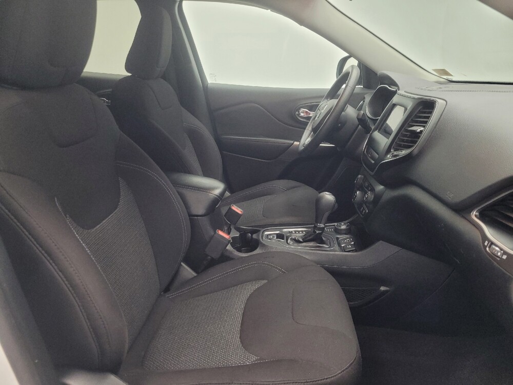 2020 Jeep Cherokee in Indianapolis, IN 46219 - 18136338 21