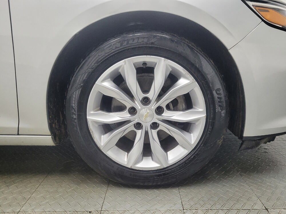 2020 Chevrolet Malibu in Highland, IN 46322 - 18136339 31