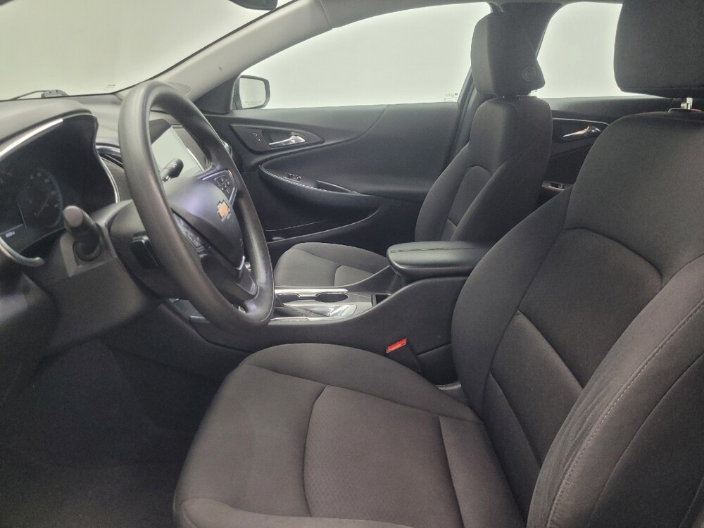 2020 Chevrolet Malibu in Highland, IN 46322 - 18136339 17