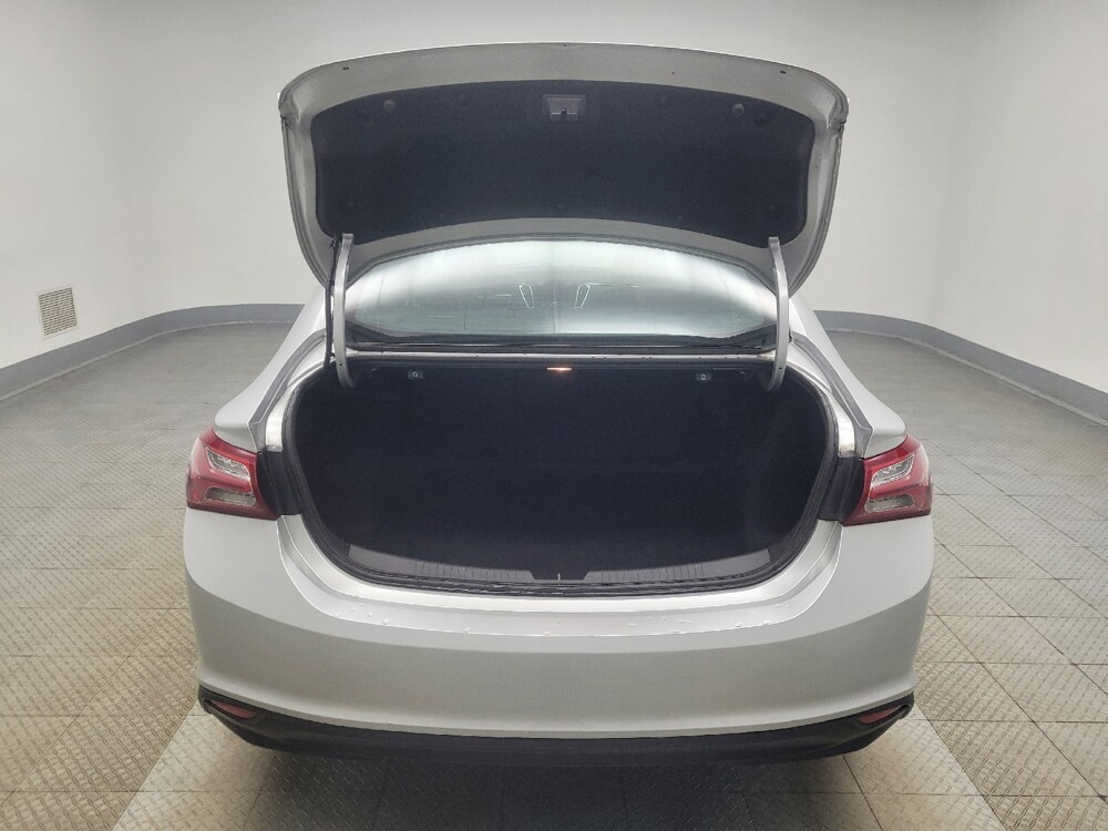 2020 Chevrolet Malibu in Highland, IN 46322 - 18136339 29