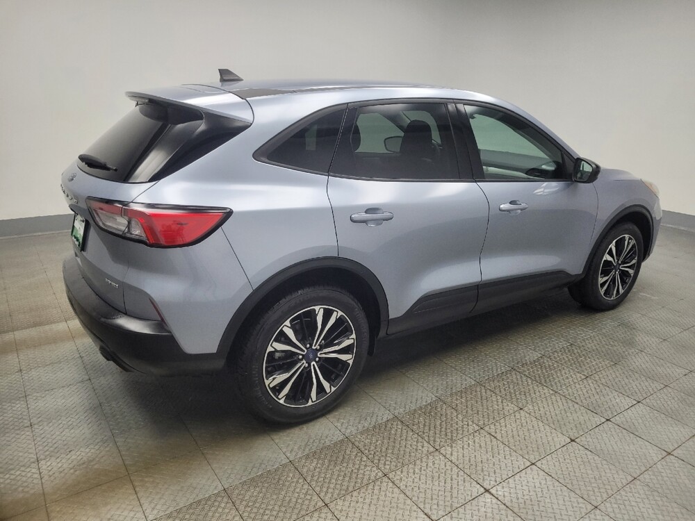 2022 Ford Escape in Indianapolis, IN 46219 - 18136340 10