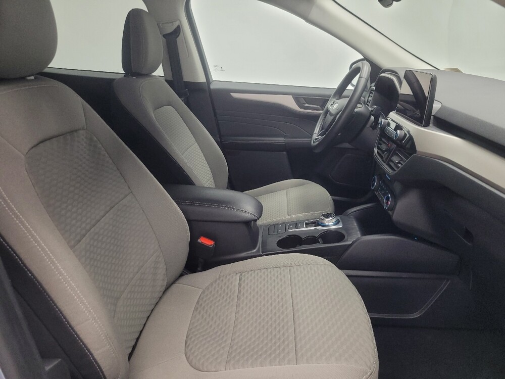 2022 Ford Escape in Indianapolis, IN 46219 - 18136340 21