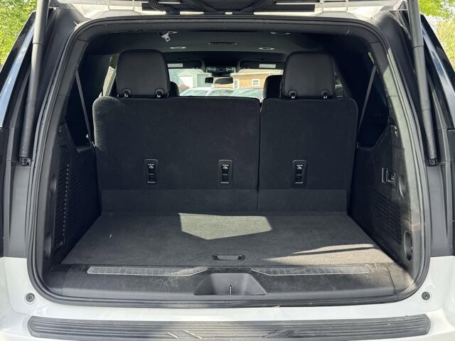 2023 Chevrolet Suburban in Winchester, VA 22602 - 18136356 12