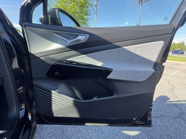 2023 Volkswagen ID.4 in Winchester, VA 22602 - 18136357 33